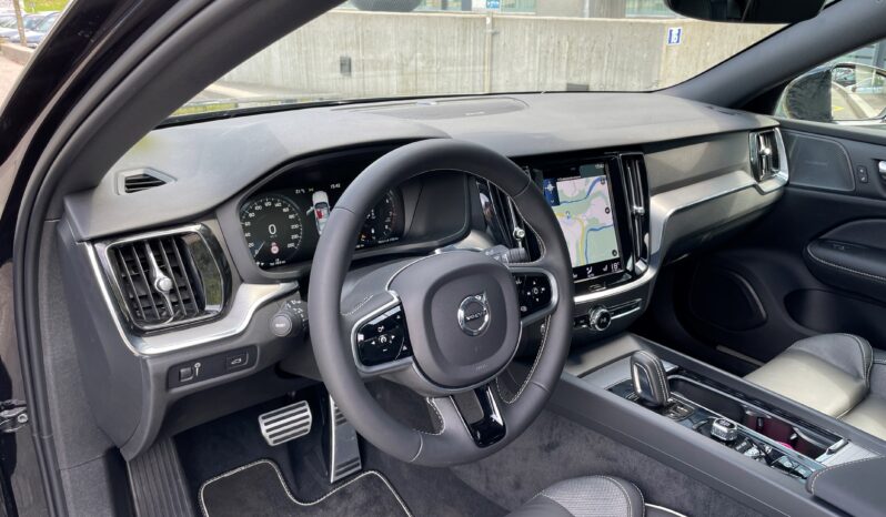 
								VOLVO S60 B5 AWD Benzin Mild Hybrid R-Design Geartronic (Limousine) full									