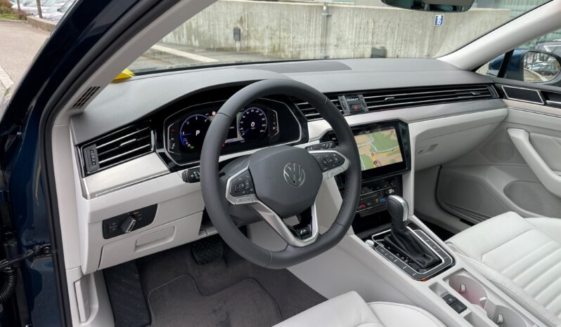 
								VW Passat 2.0 TDI BMT R-line Elegance 4Motion DSG (Kombi) voll									