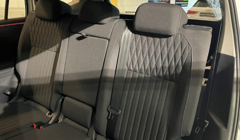 
								VW Tiguan Allspace 2.0TSI Life 4Motion DSG (SUV / Geländewagen) voll									