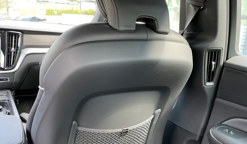 
								VOLVO S60 B5 AWD Benzin Mild Hybrid R-Design Geartronic (Limousine) full									