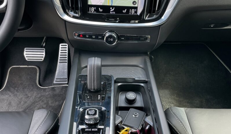 
								VOLVO S60 B5 AWD Benzin Mild Hybrid R-Design Geartronic (Limousine) voll									
