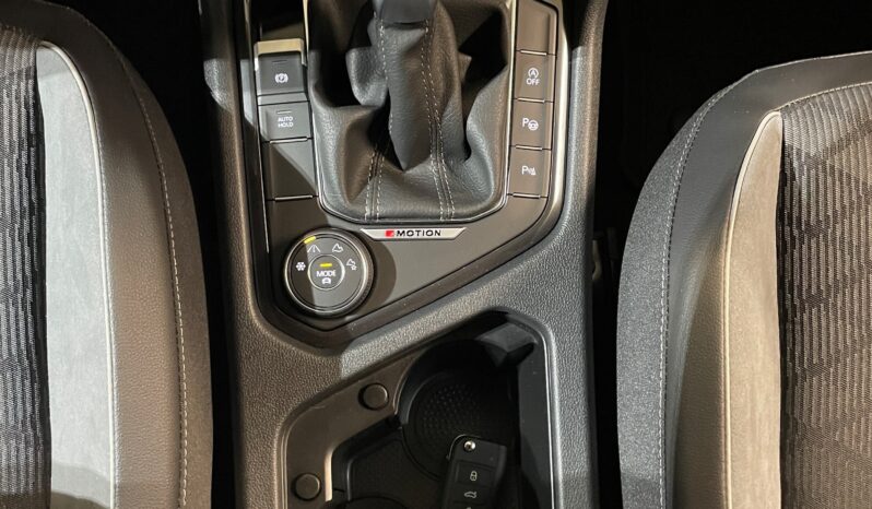 
								VW Tiguan Allspace 2.0 TDI SCR R-Line 4Motion DSG (SUV / Geländewagen) voll									